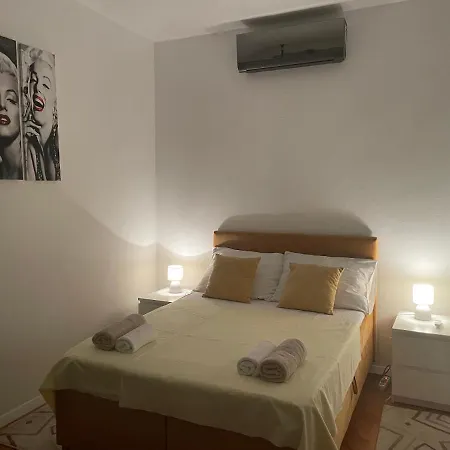Monika Villa *